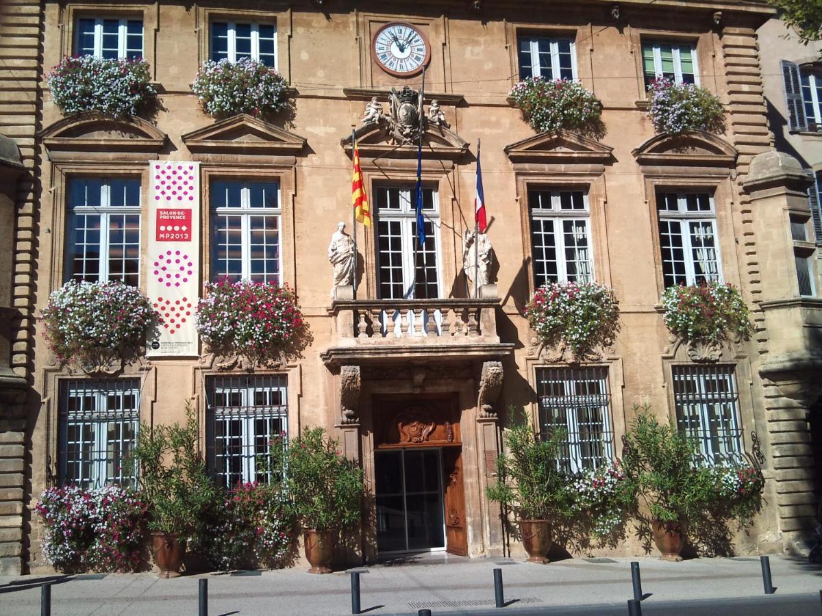 Campanile Salon-De-Provence Hotel Exterior foto